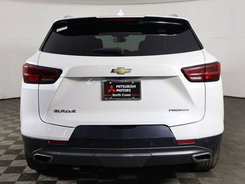 Used 2024 Chevrolet Blazer Premier w/ Enhanced Convenience Package FWD image 15