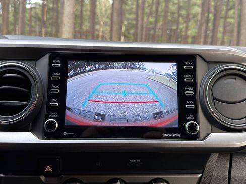 Used 2022 Toyota Tacoma image 4