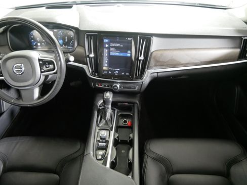 Used 2019 Volvo V90 T6 Cross Country w/ Protection Package Premier image 10