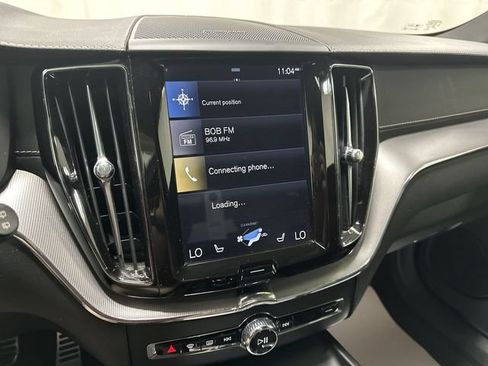 Used 2020 Volvo XC60 T5 R-Design AWD/4WD image 11