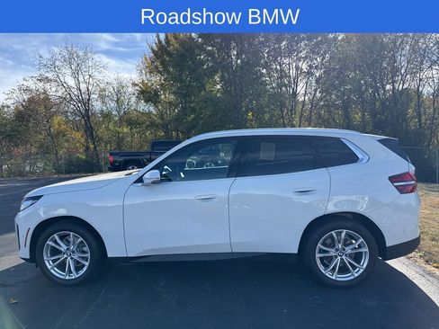 Used 2025 BMW X3 xDrive30i w/ Convenience Package image 2