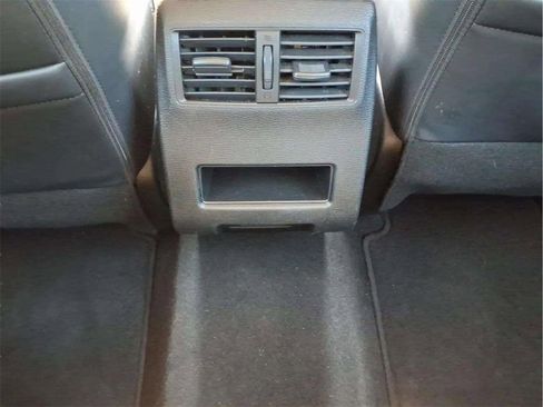 Used 2023 Mitsubishi Outlander SE image 13