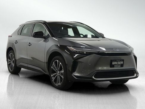 Used 2023 Toyota bZ4X XLE w/ Weather Package image 8