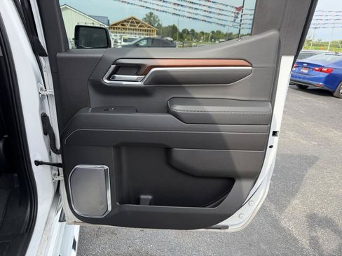 Used 2024 GMC Sierra 1500 Denali w/ Technology Package AWD/4WD image 24