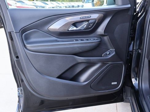 Certified 2024 GMC Terrain Denali w/ Denali Premium Package image 11