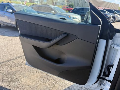 Used 2020 Tesla Model Y Performance image 17