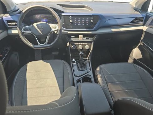 Used 2023 Volkswagen Taos SE w/ Panoramic Sunroof Package FWD image 9