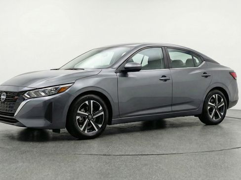 Used 2025 Nissan Sentra SV image 3