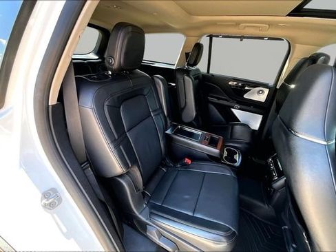 Used 2020 Lincoln Aviator Reserve w/ Equipment Group 201A AWD/4WD image 29