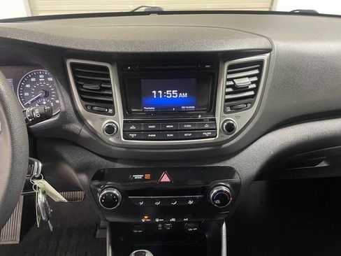 Used 2017 Hyundai Tucson SE AWD/4WD image 16