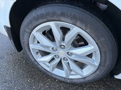 Used 2016 Chevrolet Impala LT w/ Convenience Package image 3