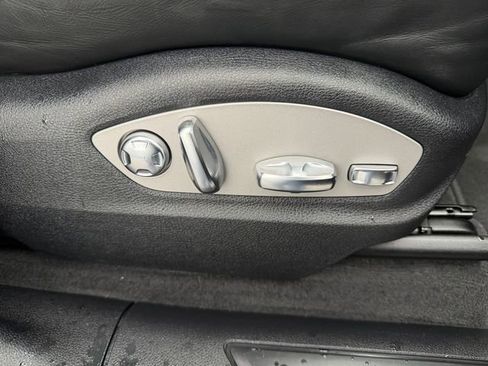 Used 2022 Porsche Macan image 38