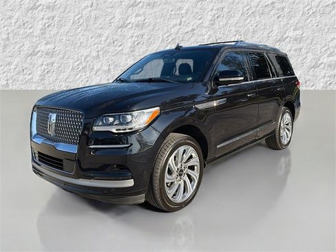 Used 2024 Lincoln Navigator Reserve image 7