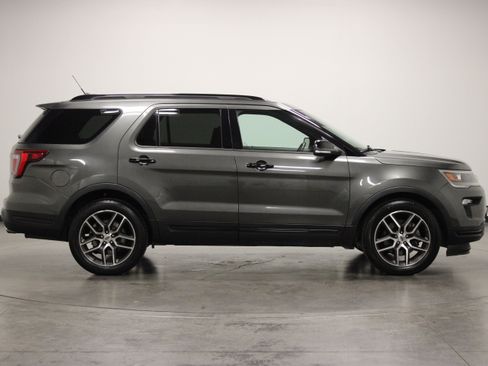 Used 2018 Ford Explorer Sport w/ Equipment Group 401A AWD/4WD image 9