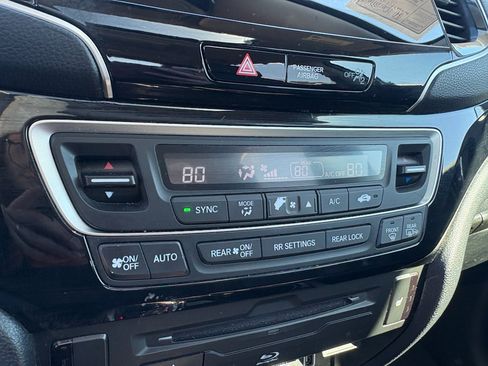 Used 2021 Honda Pilot Touring image 24