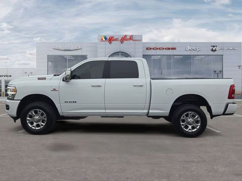Used 2024 RAM 2500 Laramie AWD/4WD image 2