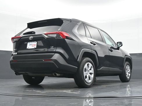 Used 2019 Toyota RAV4 LE image 21