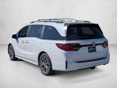 New 2026 Honda Odyssey Touring image 9