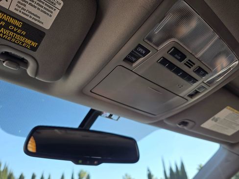 Used 2016 Toyota Highlander Limited image 43