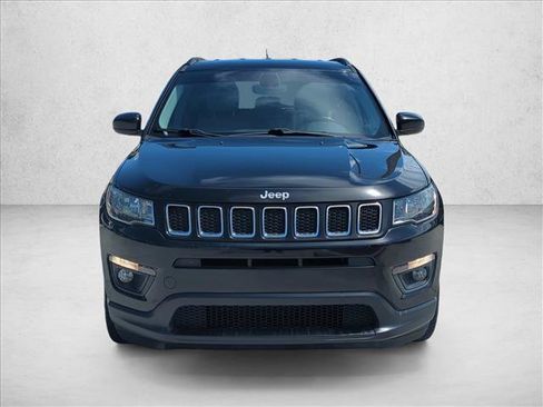 Used 2019 Jeep Compass Latitude w/ Popular Equipment Group FWD image 2