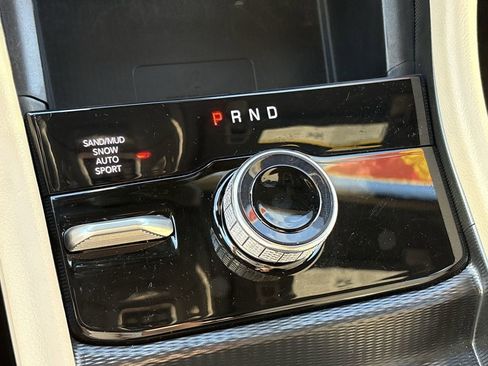 Used 2025 Jeep Grand Cherokee L Limited w/ Luxury Tech Group II image 19