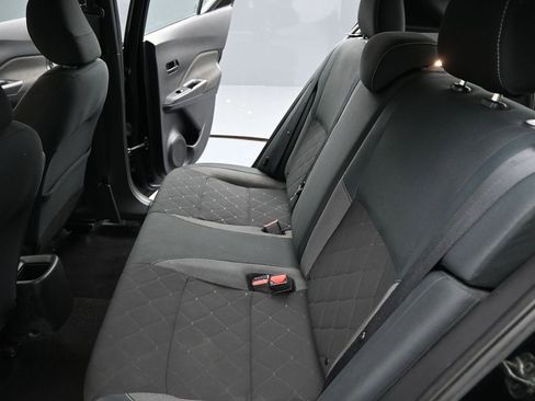 Used 2020 Nissan Kicks S image 14