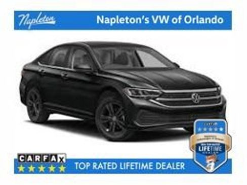 Used 2024 Volkswagen Jetta SE image 1