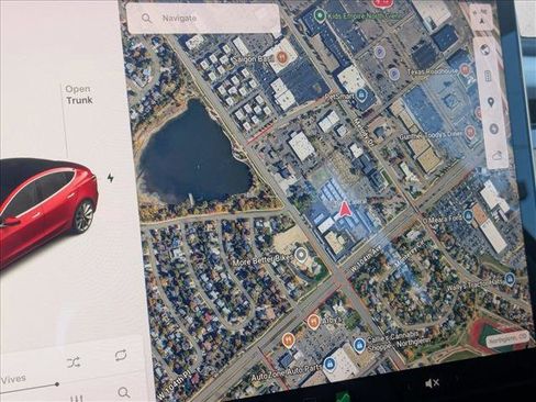 Used 2018 Tesla Model 3 Long Range image 13