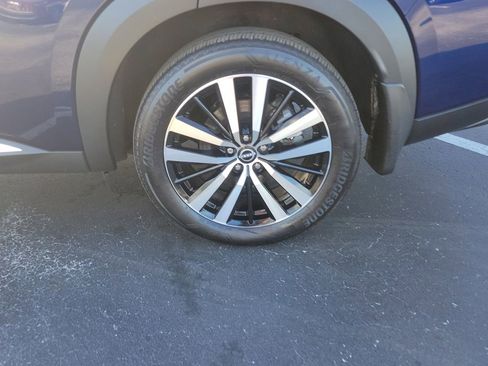 Used 2025 Nissan Pathfinder Platinum w/ Cargo Package image 5