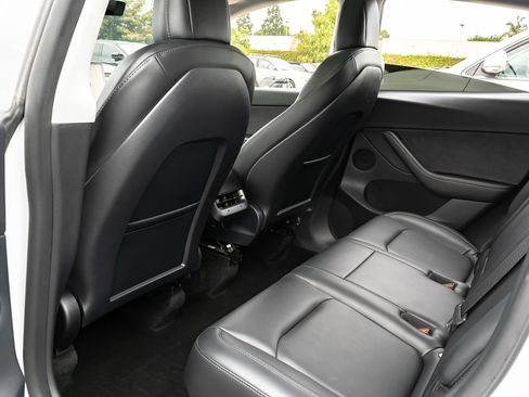 Used 2022 Tesla Model Y Performance AWD/4WD image 12