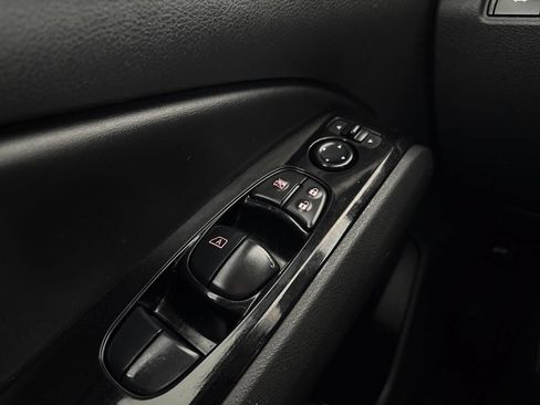 Used 2023 Nissan Altima 2.5 SV FWD image 11