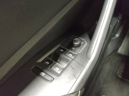 Used 2024 Volkswagen Jetta SE image 27