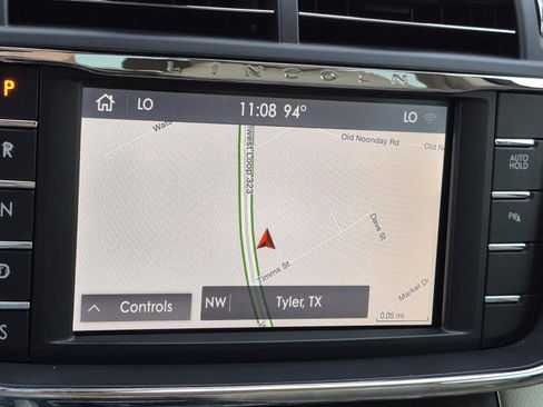 Used 2020 Lincoln Continental w/ Premium Package FWD image 30