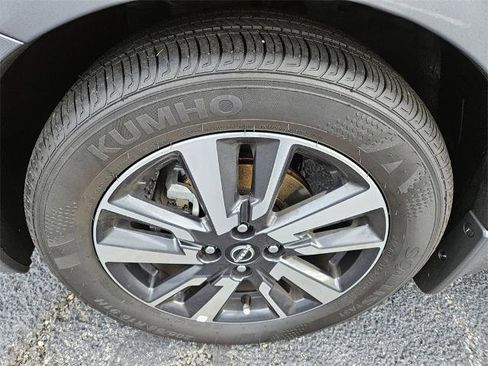 Certified 2025 Nissan Versa SV w/ Trunk Package image 18