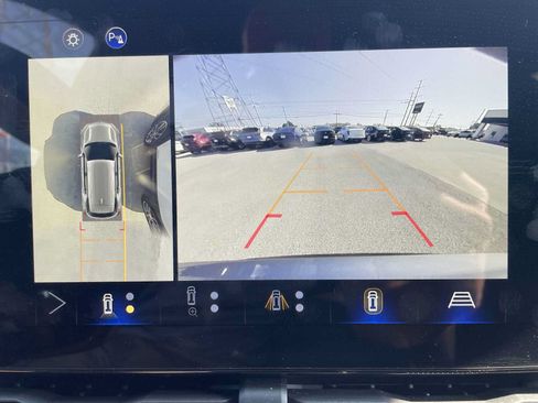 Used 2025 Chevrolet Equinox RS w/ Safety and Technology Package FWD image 16