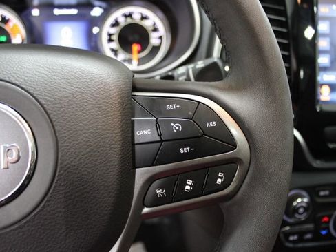 Used 2022 Jeep Cherokee Limited image 41