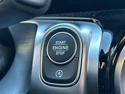 Used 2026 Mercedes-Benz GLB 250 image 28