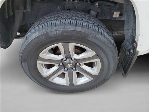 Used 2018 Toyota Tacoma Limited AWD/4WD image 11