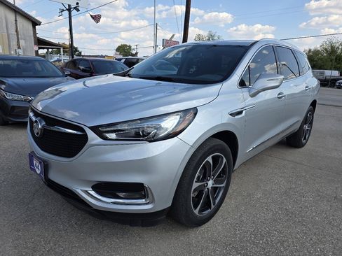 Used 2020 Buick Enclave Essence w/ Sport Touring Edition FWD image 2