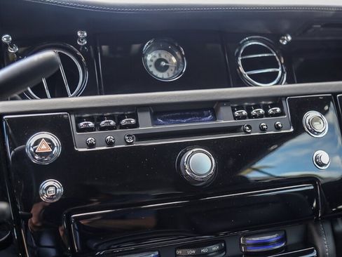 Used 2010 Rolls-Royce Phantom Coupe RWD image 36