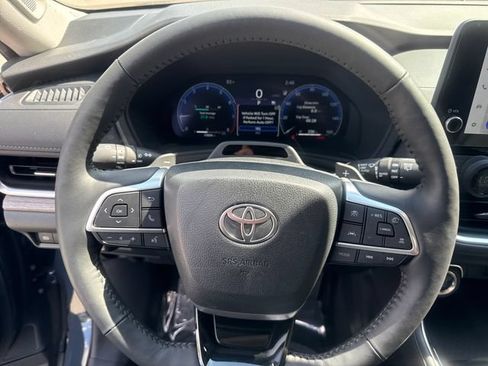 Used 2026 Toyota Grand Highlander AWD image 11