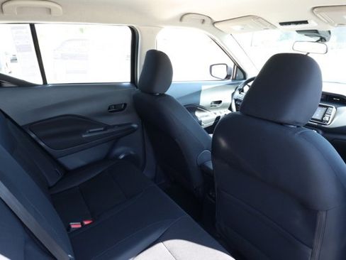 New 2025 Nissan Kicks Play S image 17
