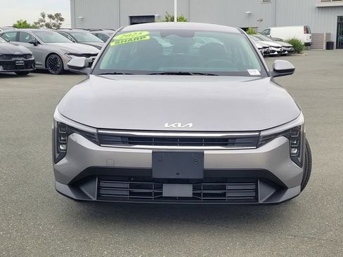 Used 2025 Kia K4 LXS image 2