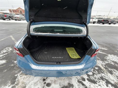 Used 2023 Toyota Camry SE image 29