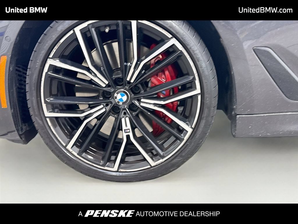 Used 2023 BMW 540i w/ M Sport Package RWD image 9