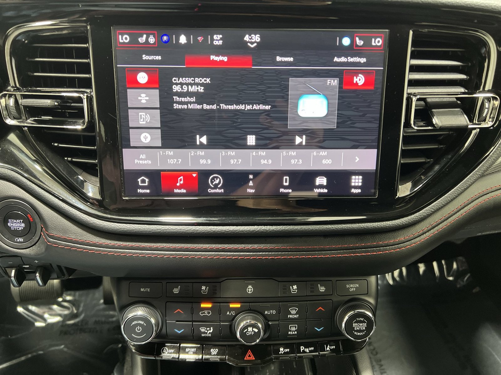 Used 2025 Dodge Durango GT AWD/4WD image 16