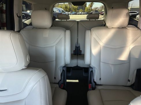 Used 2025 Cadillac XT6 Premium Luxury w/ Technology Package FWD image 27