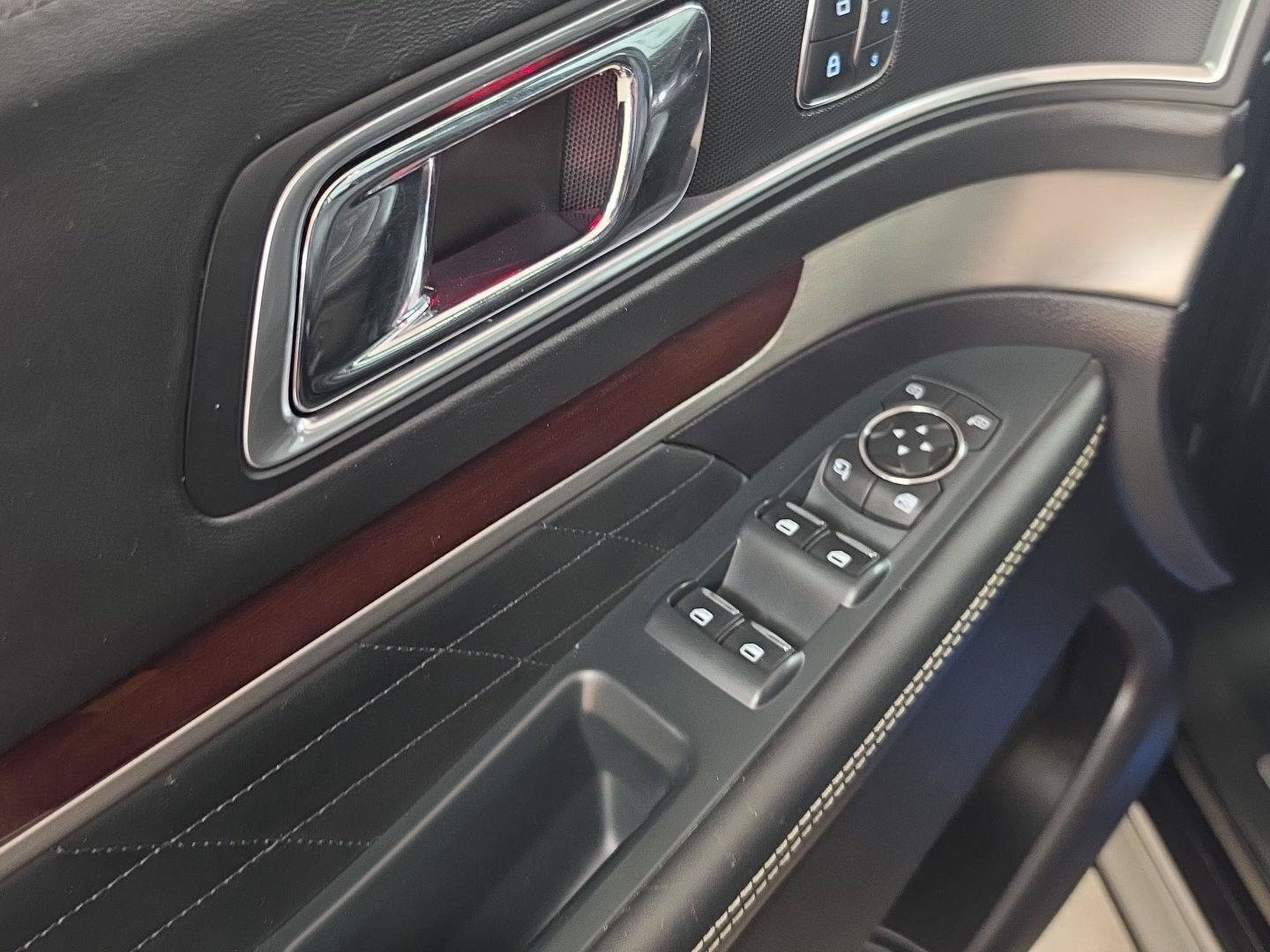 Used 2019 Ford Explorer Platinum AWD/4WD image 14