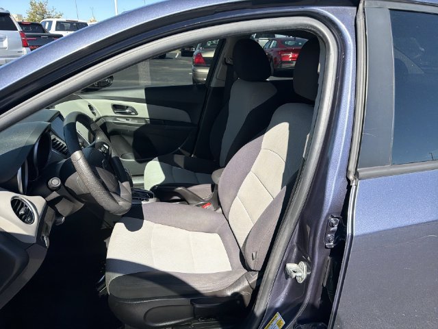 Used 2013 Chevrolet Cruze LS FWD image 19
