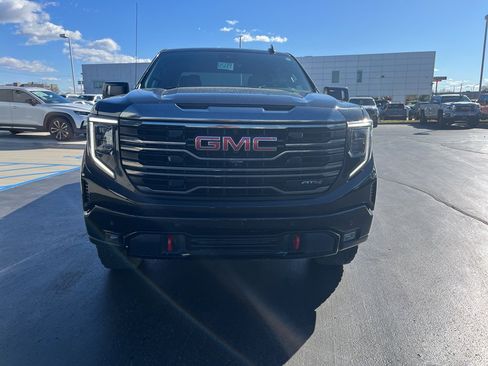 Used 2023 GMC Sierra 1500 AT4 w/ Technology Package image 4